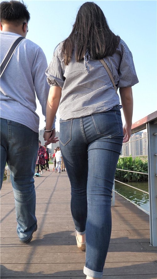 丰满蓝牛MM[3.54G/MP4]