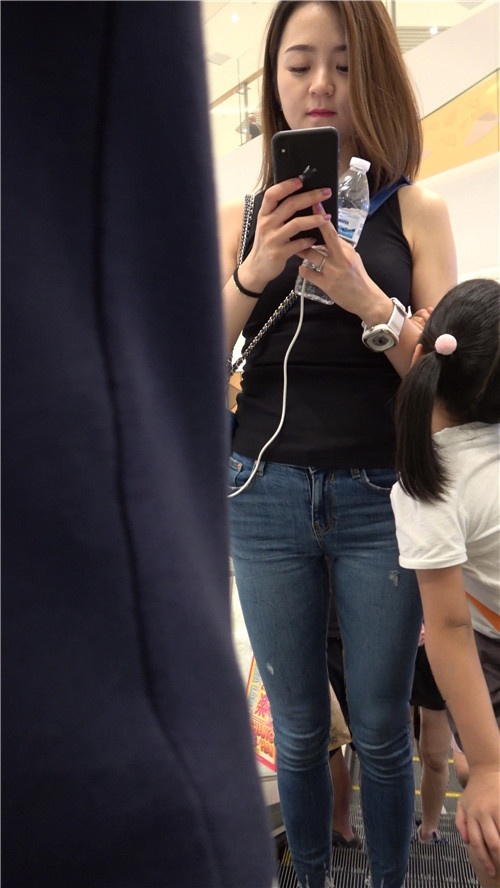 漂亮的牛仔美妇[3.41G/MP4]