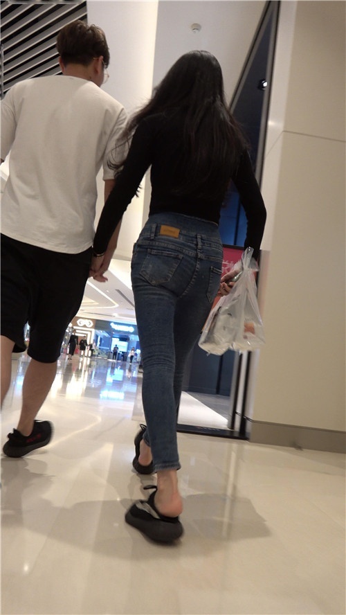 高腰蓝牛小姐姐[1.16G/MP4]