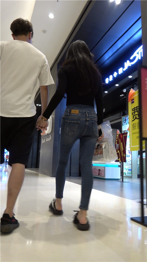 高腰蓝牛小姐姐[1.16G/MP4]