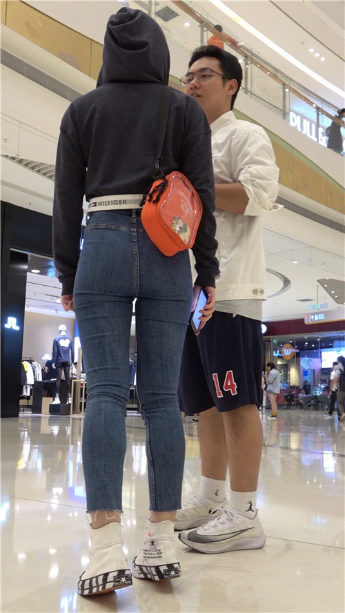 丰腴紧身蓝牛MM[3.07G/MP4]