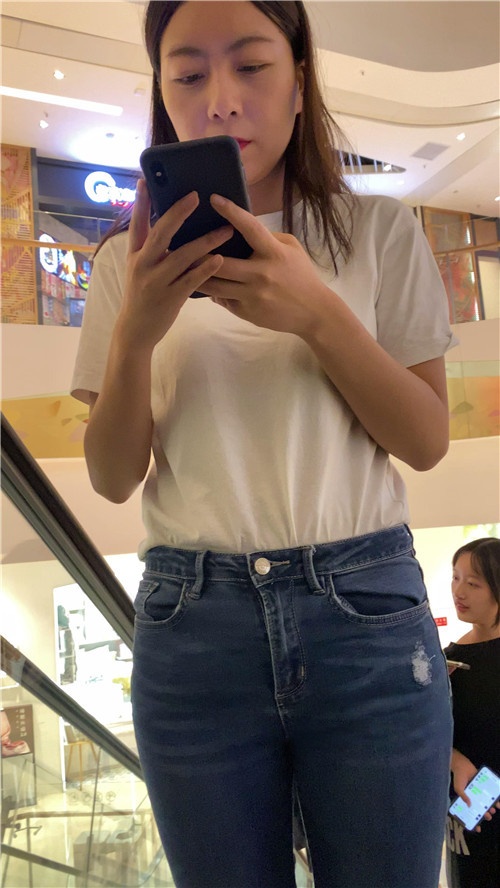 丰屯牛仔小姐姐[2.02G/MP4]