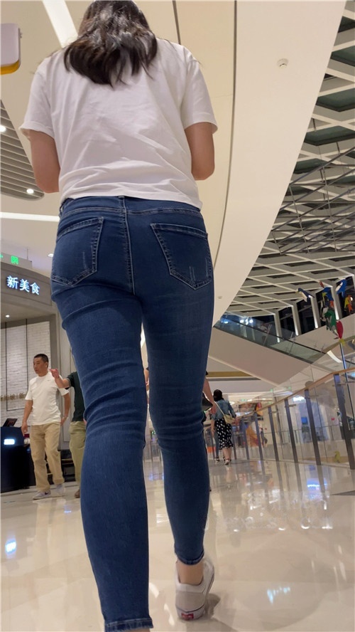 丰屯牛仔小姐姐[2.02G/MP4]