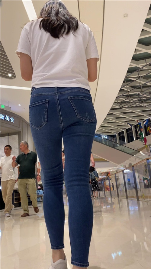 丰屯牛仔小姐姐[2.02G/MP4]