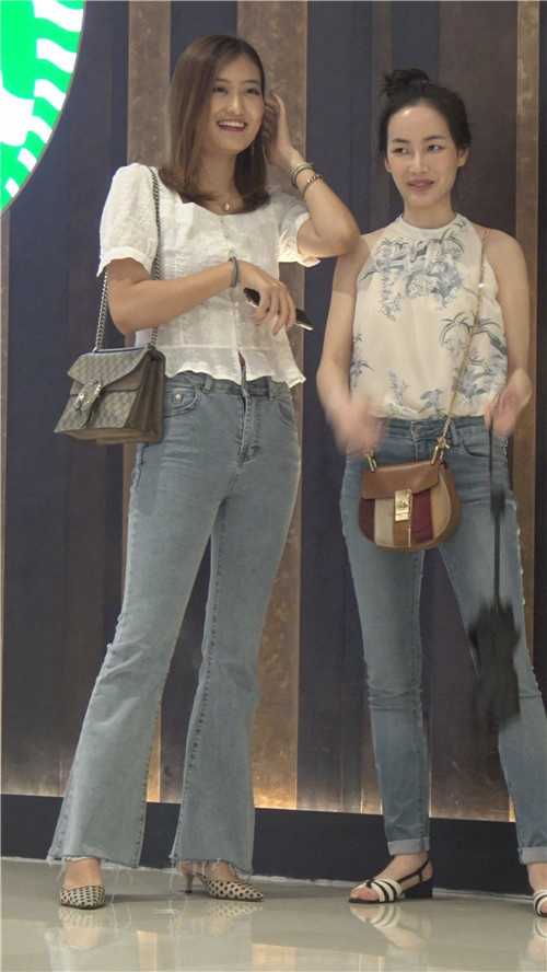 紧身牛仔长裤美女[3.16G/MP4]