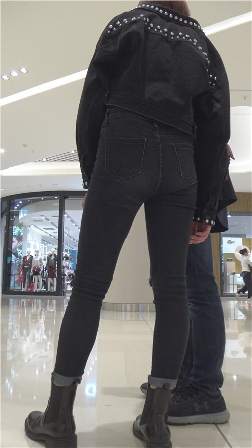 短发黑牛仔妹子[3.64G/MP4]