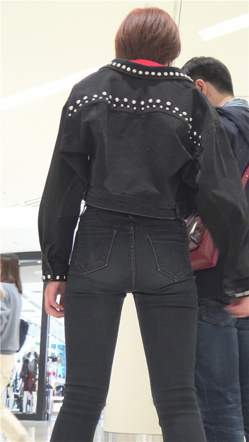 短发黑牛仔妹子[3.64G/MP4]