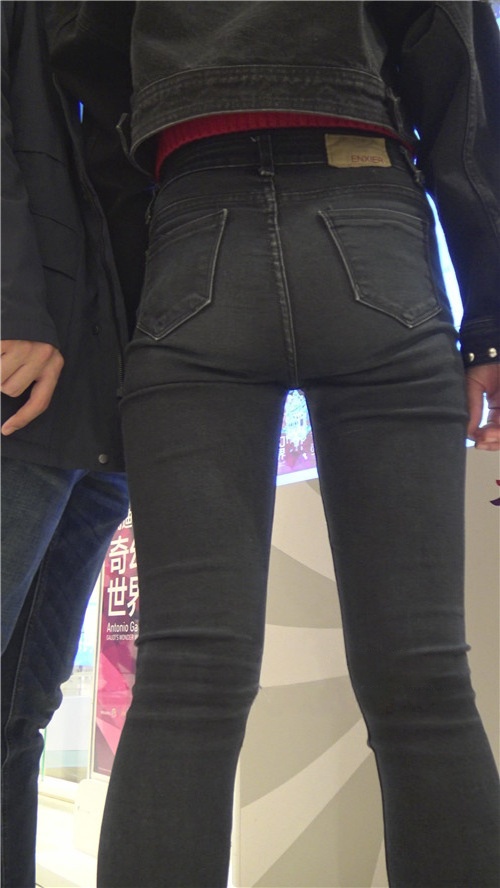 短发黑牛仔妹子[3.64G/MP4]