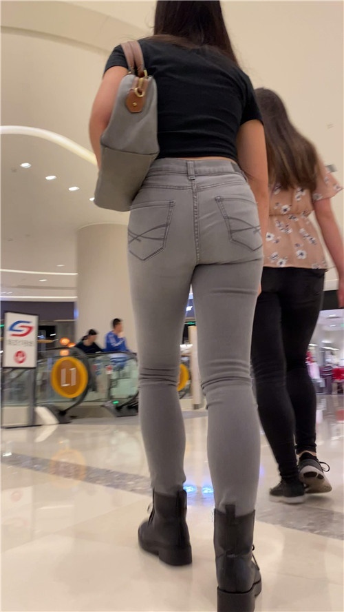 红唇紧身灰牛丰屯MM[3.37G/MP4]