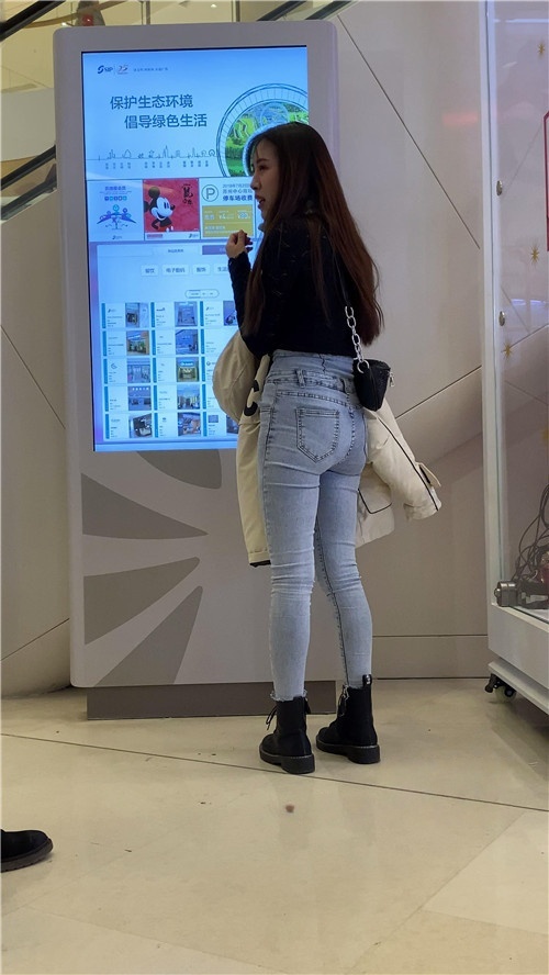 极品高腰牛仔裤女孩[3.23G/MP4]