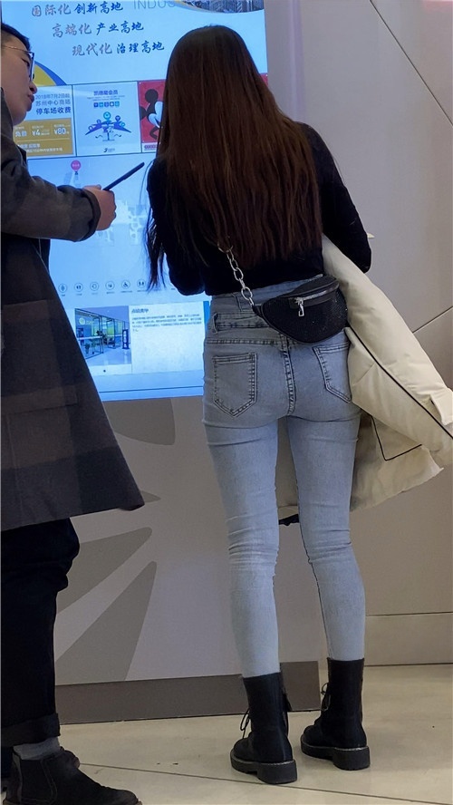 极品高腰牛仔裤女孩[3.23G/MP4]