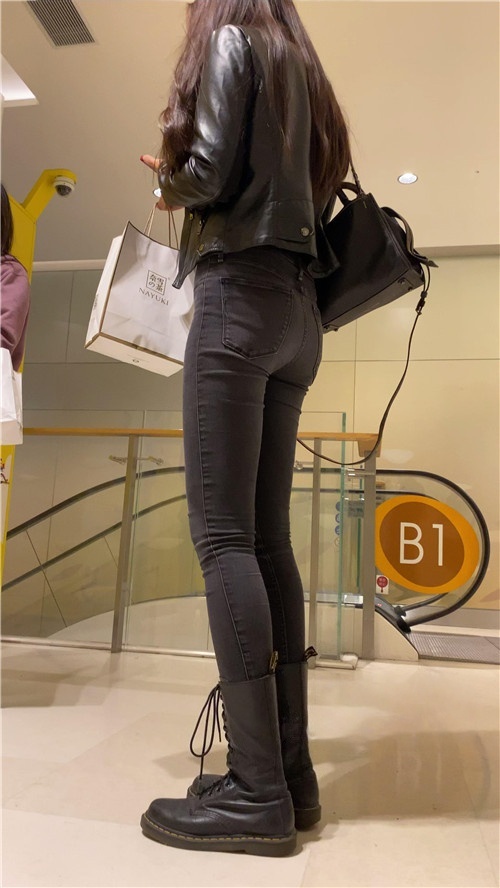 牛仔紧身裤长腿MM[2.08G/MP4]