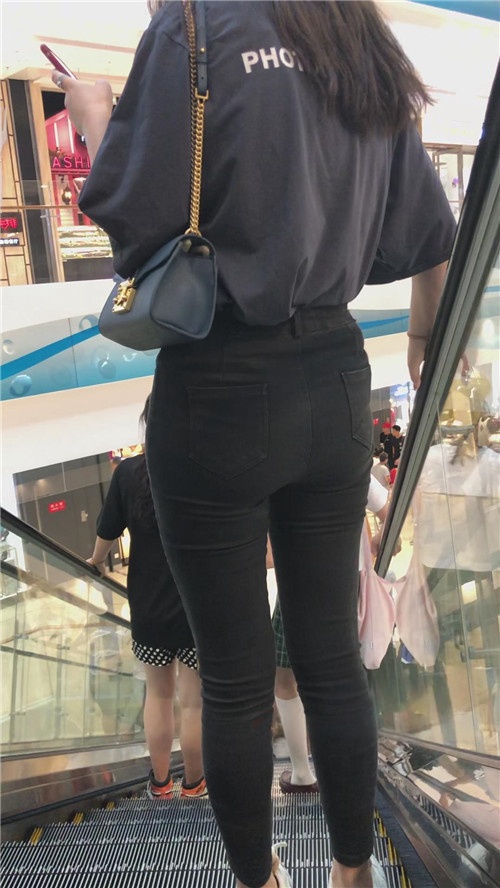 黑牛美女[1.24G/MP4]