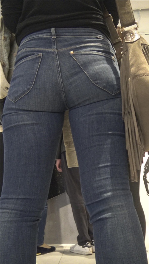 丰腴紧牛MM[4.22G/MP4]