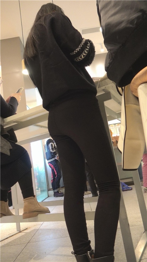 黑裤紧身MM[5.33G/MP4]