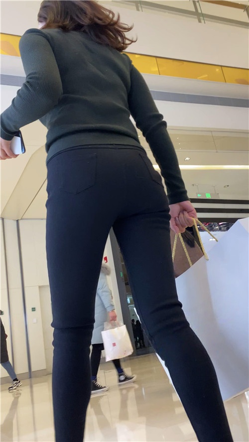 黑色牛仔裤美妇[3.9G/MP4]