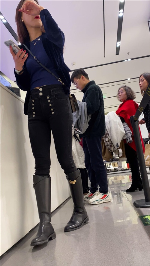 黑靴紧牛MM[912M/MP4]