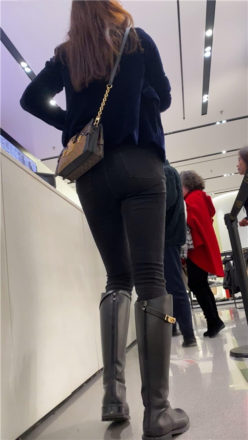 黑靴紧牛MM[912M/MP4]