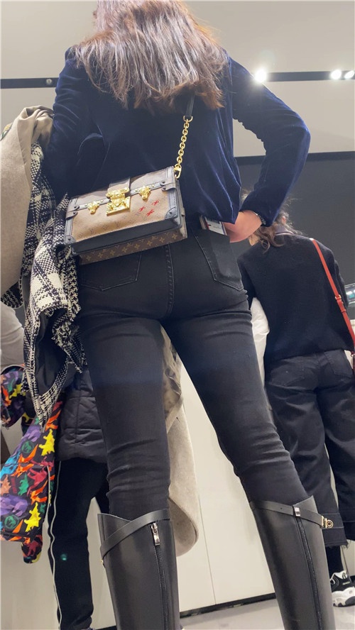 黑靴紧牛MM[912M/MP4]