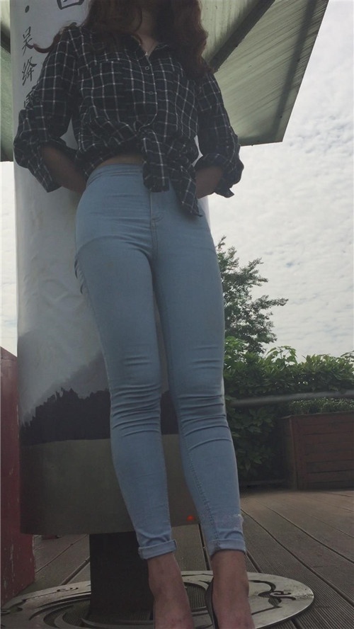 模拍牛仔紧身裤妹子2[1.5G/MP4]