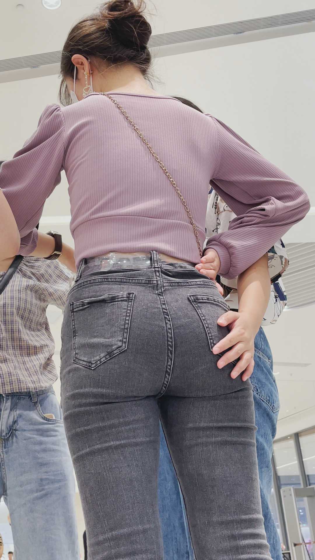 超翘臀高中学妹手感超好