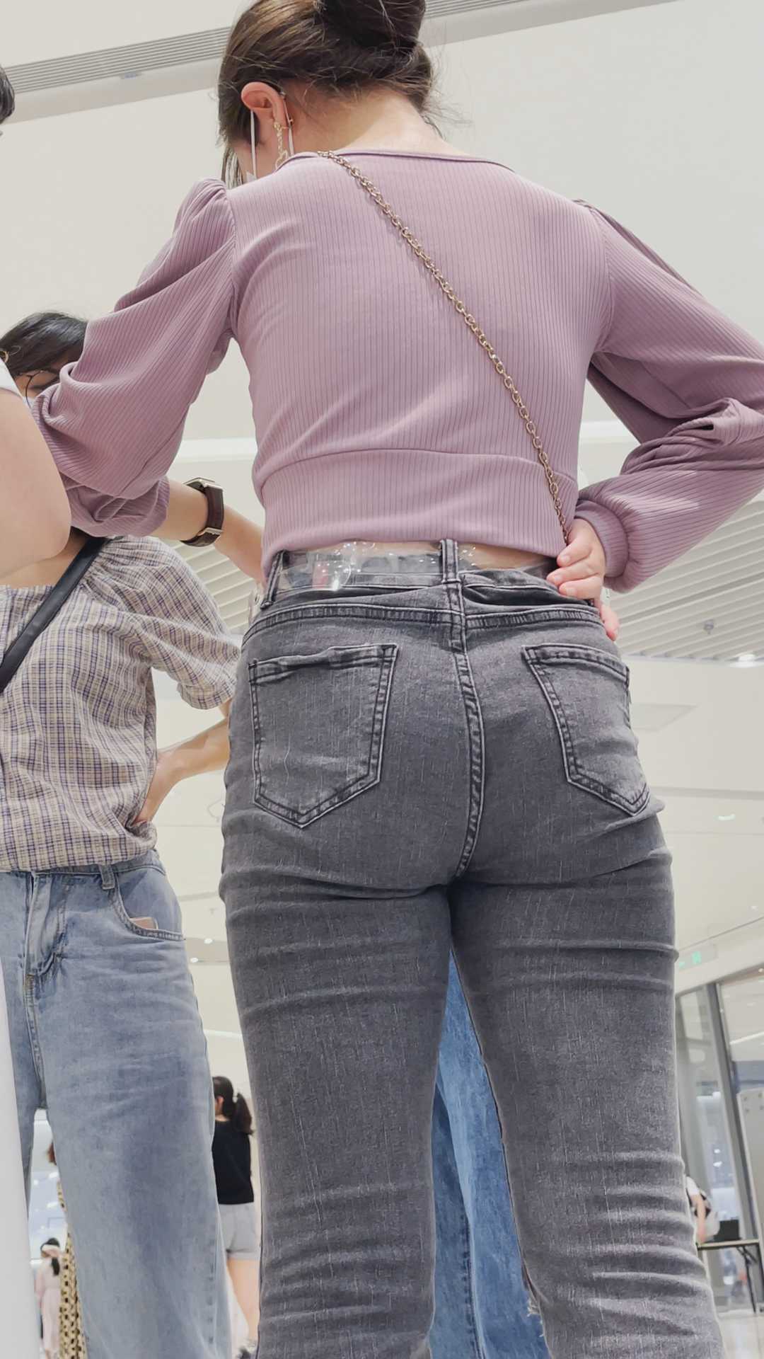 超翘臀高中学妹手感超好