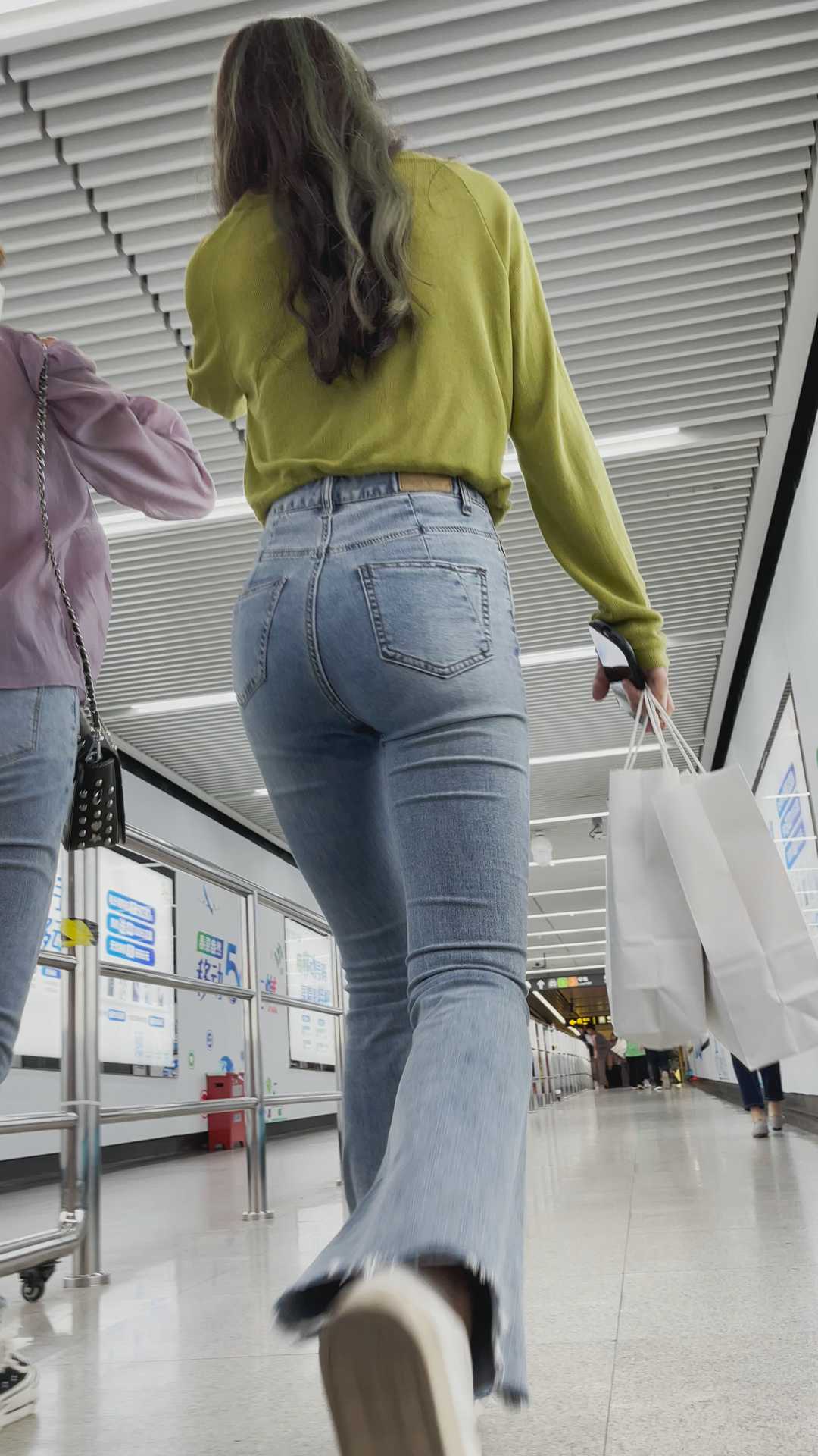 金三角大翘臀长发小姐姐