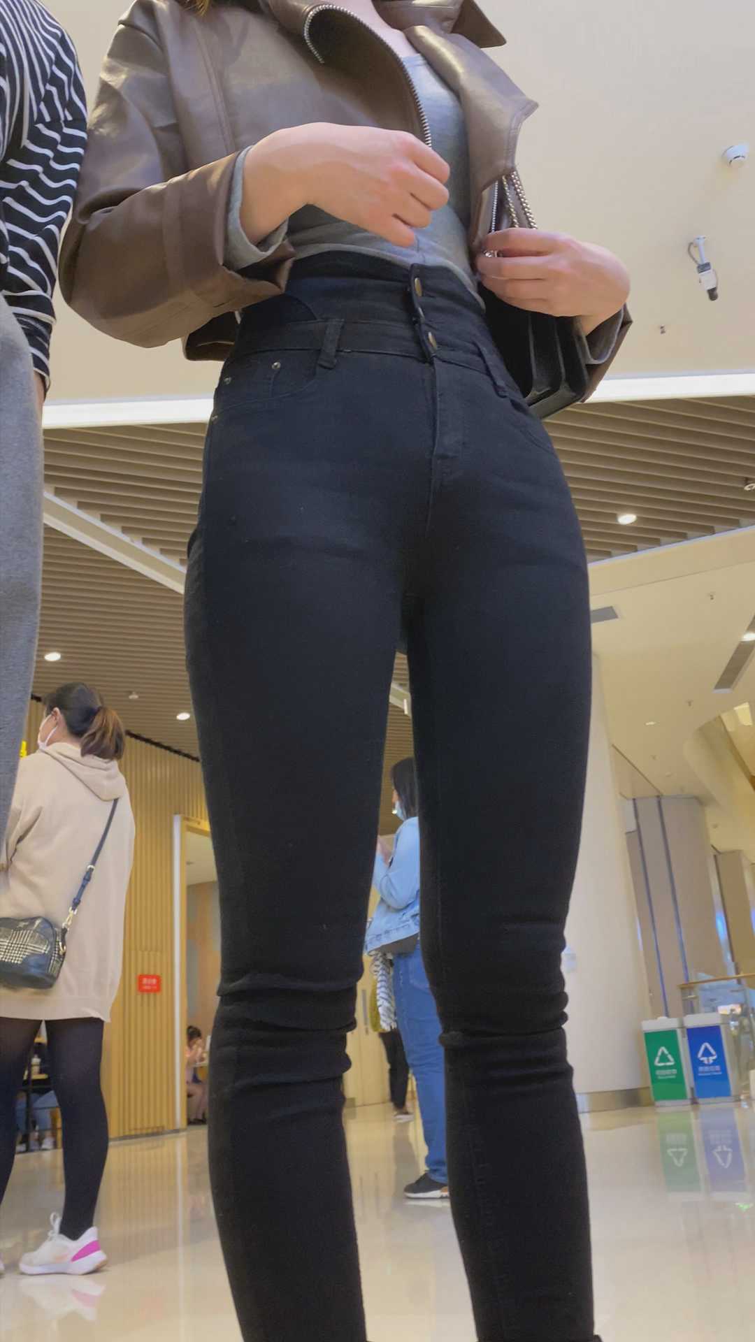 小翘臀和身材完美匹配金三角女神