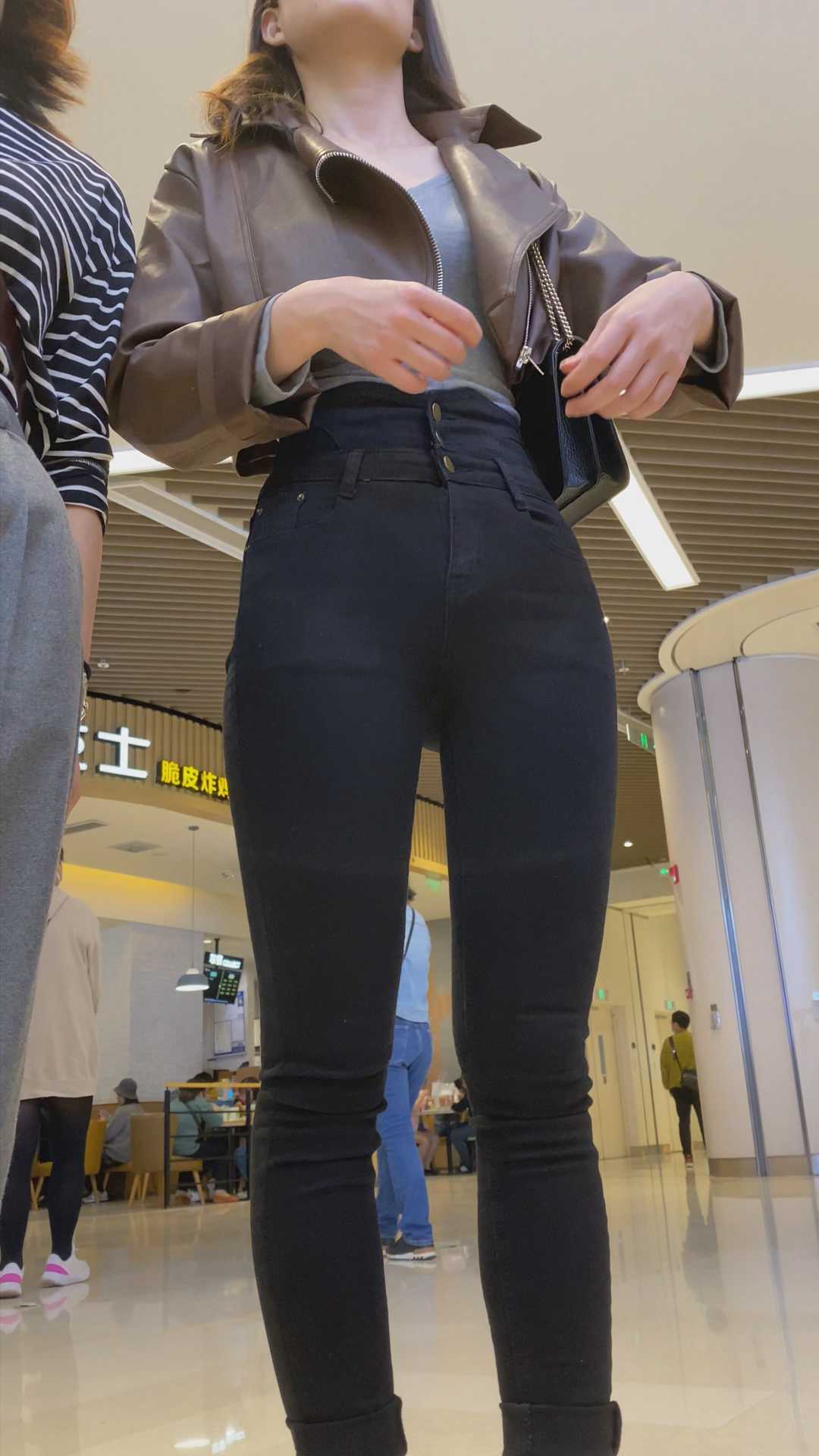 小翘臀和身材完美匹配金三角女神