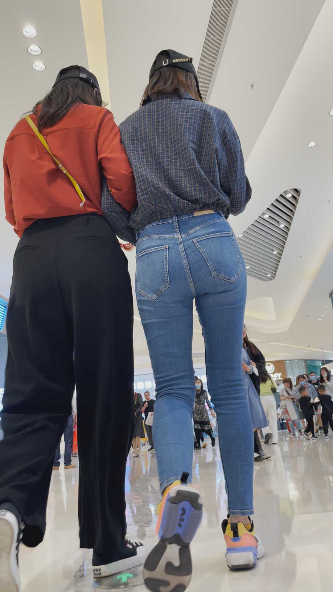 性感蓝牛苹果臀金三角小姐姐第一季