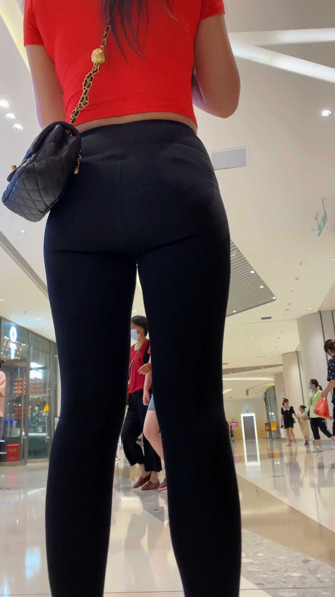 黑瑜伽超饱满金三角大美女