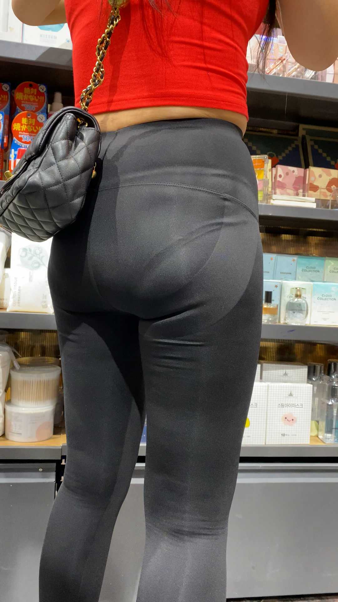 黑瑜伽超饱满金三角大美女