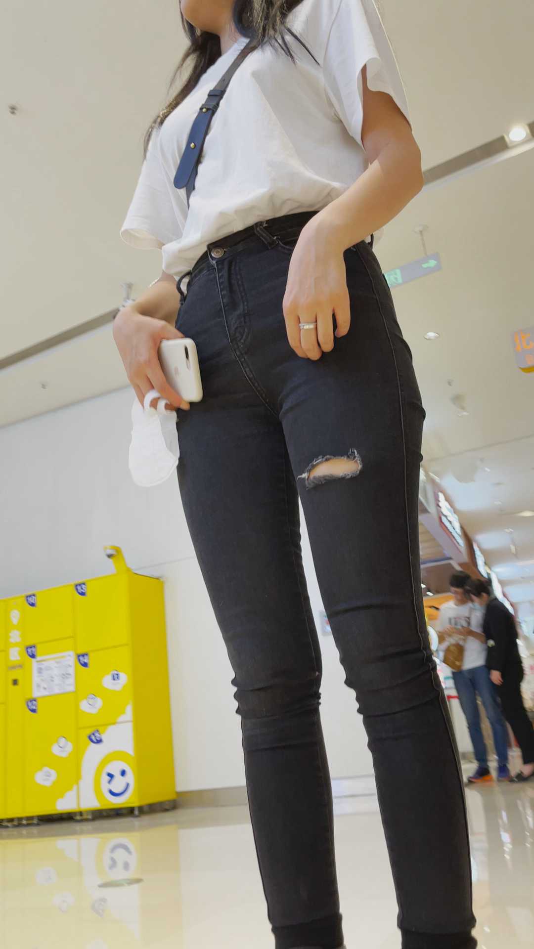 江疏影表妹苹果臀金三角女神