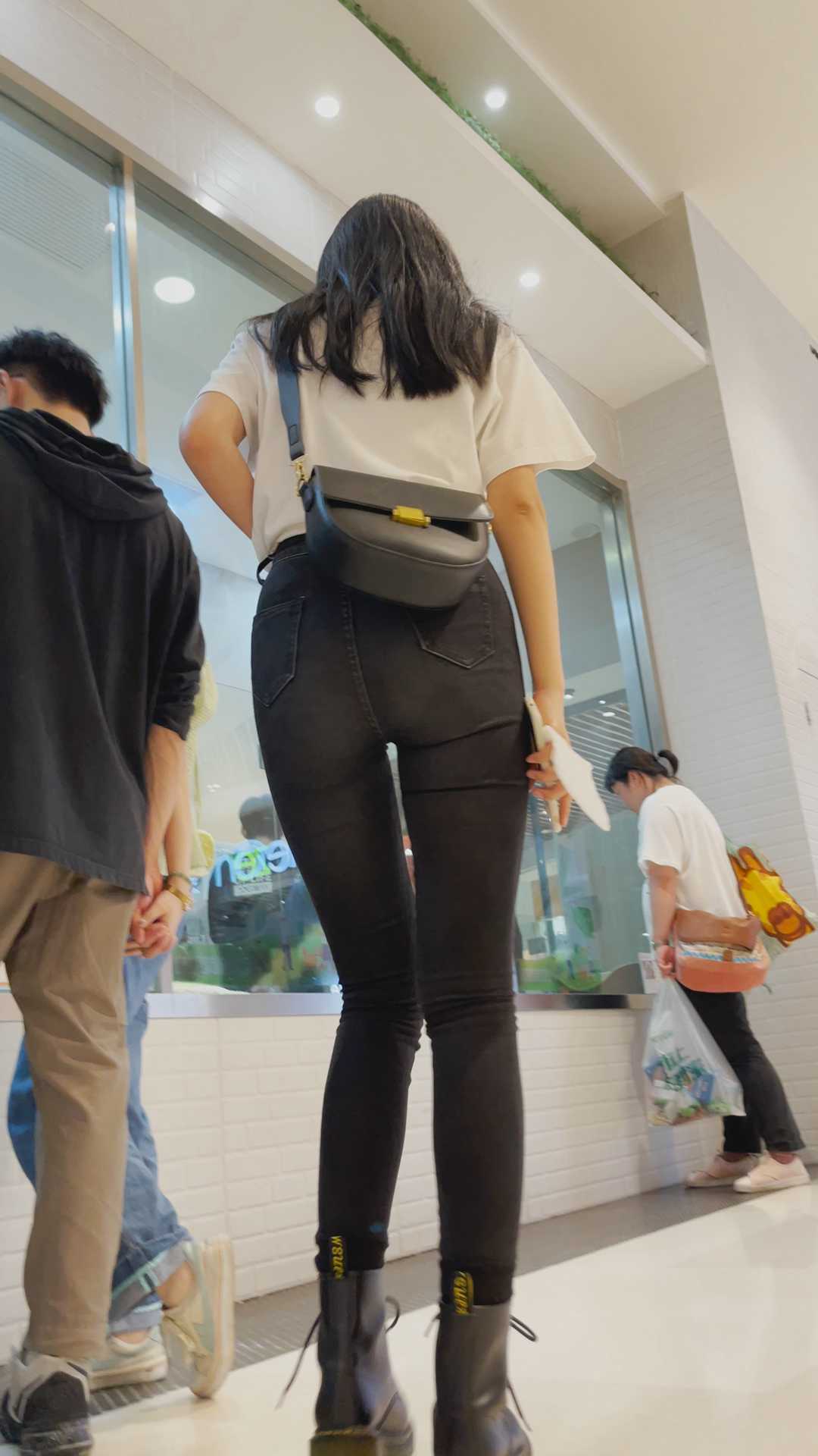 江疏影表妹苹果臀金三角女神