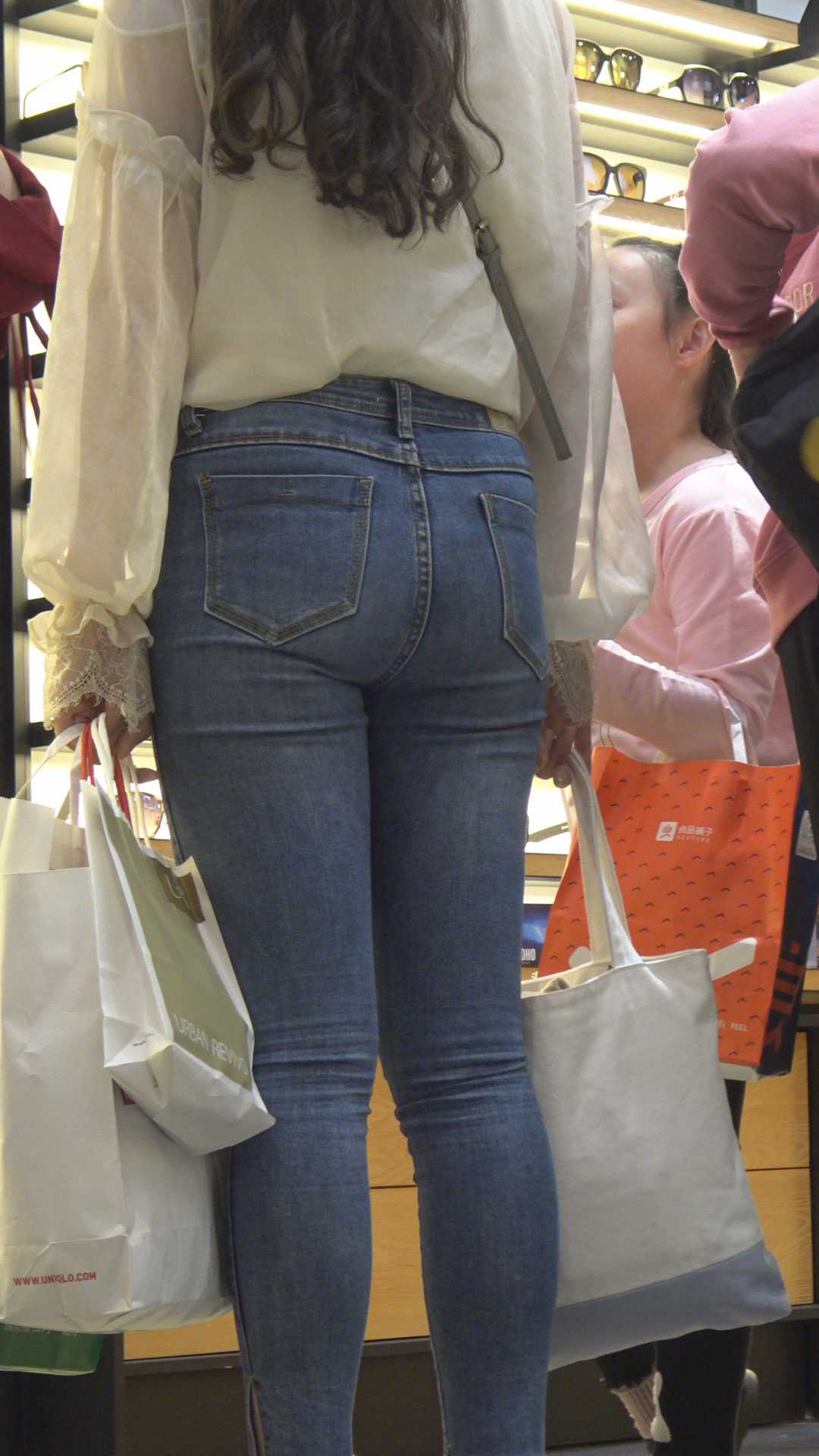 牛仔饱满丰臀双胞胎美女小姐姐第一季