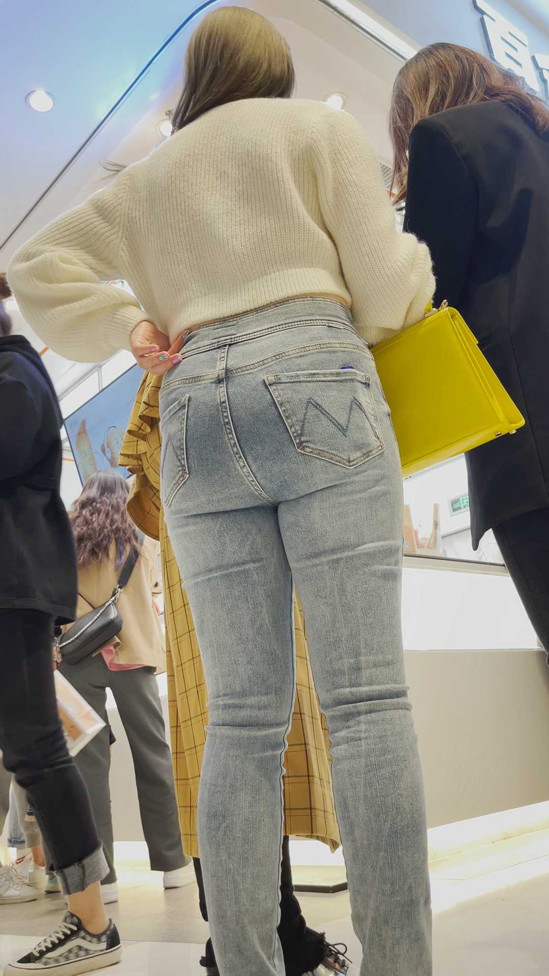 三闺蜜买奶茶，总有一个身材好的第一季