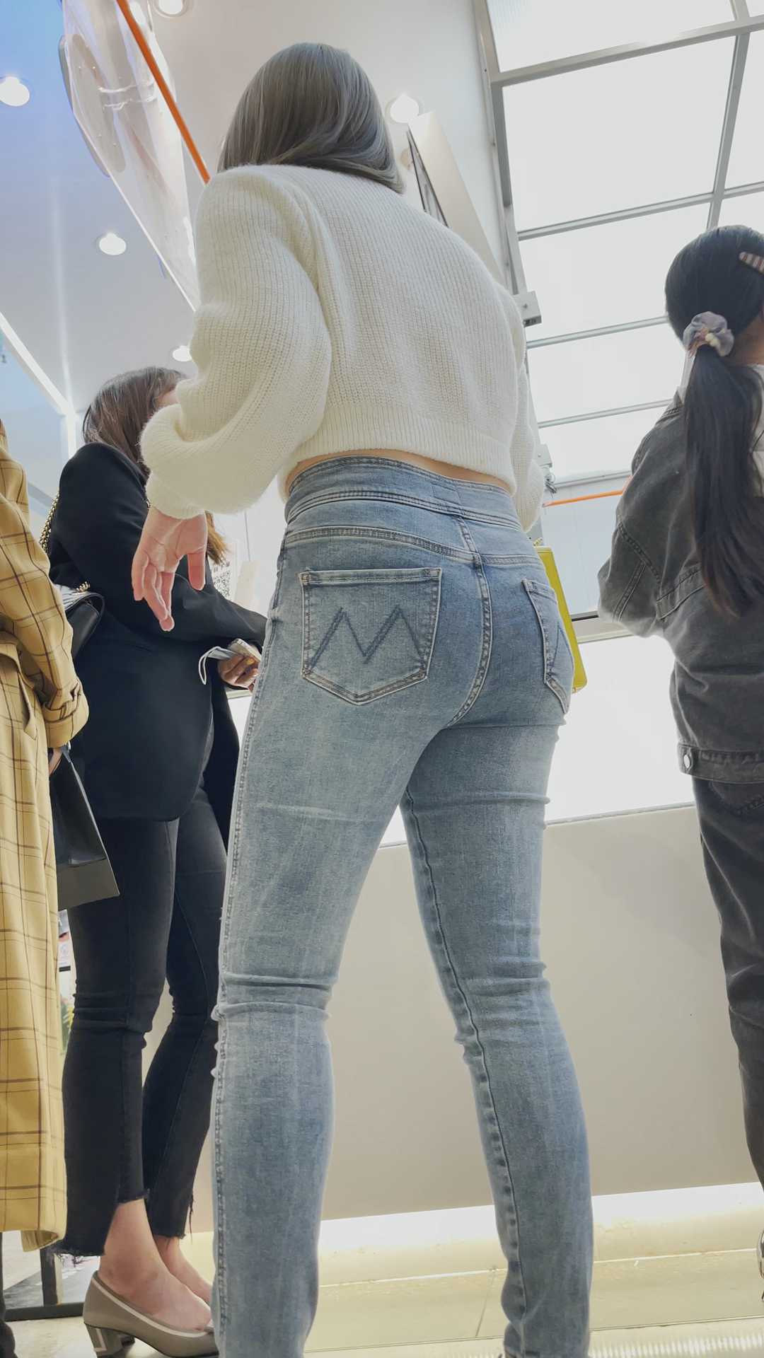 三闺蜜买奶茶，总有一个身材好的第一季