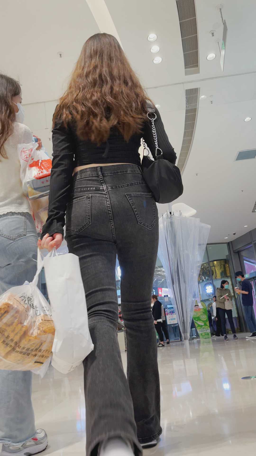 性感黑牛仔饱满丰臀超能扭