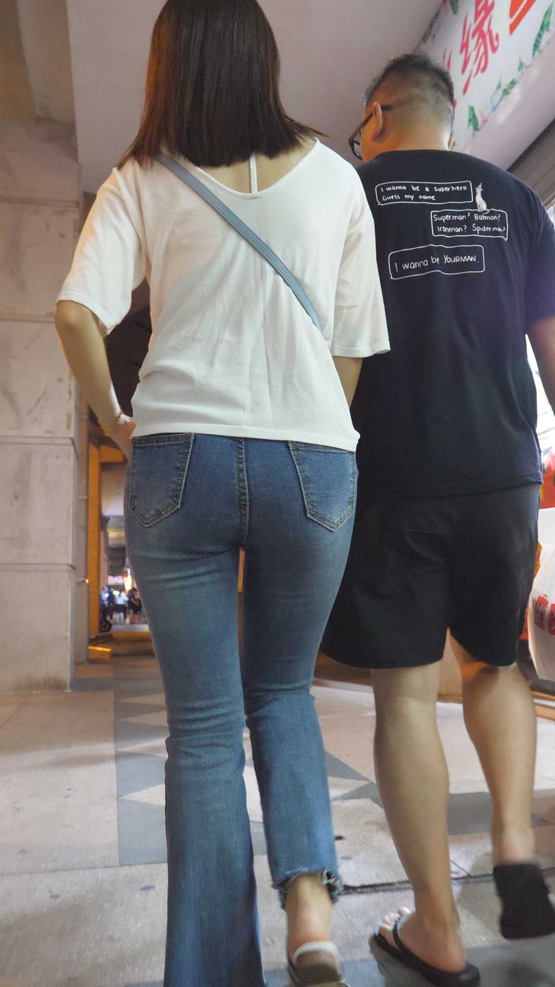 性感苹果臀蓝牛少妇强