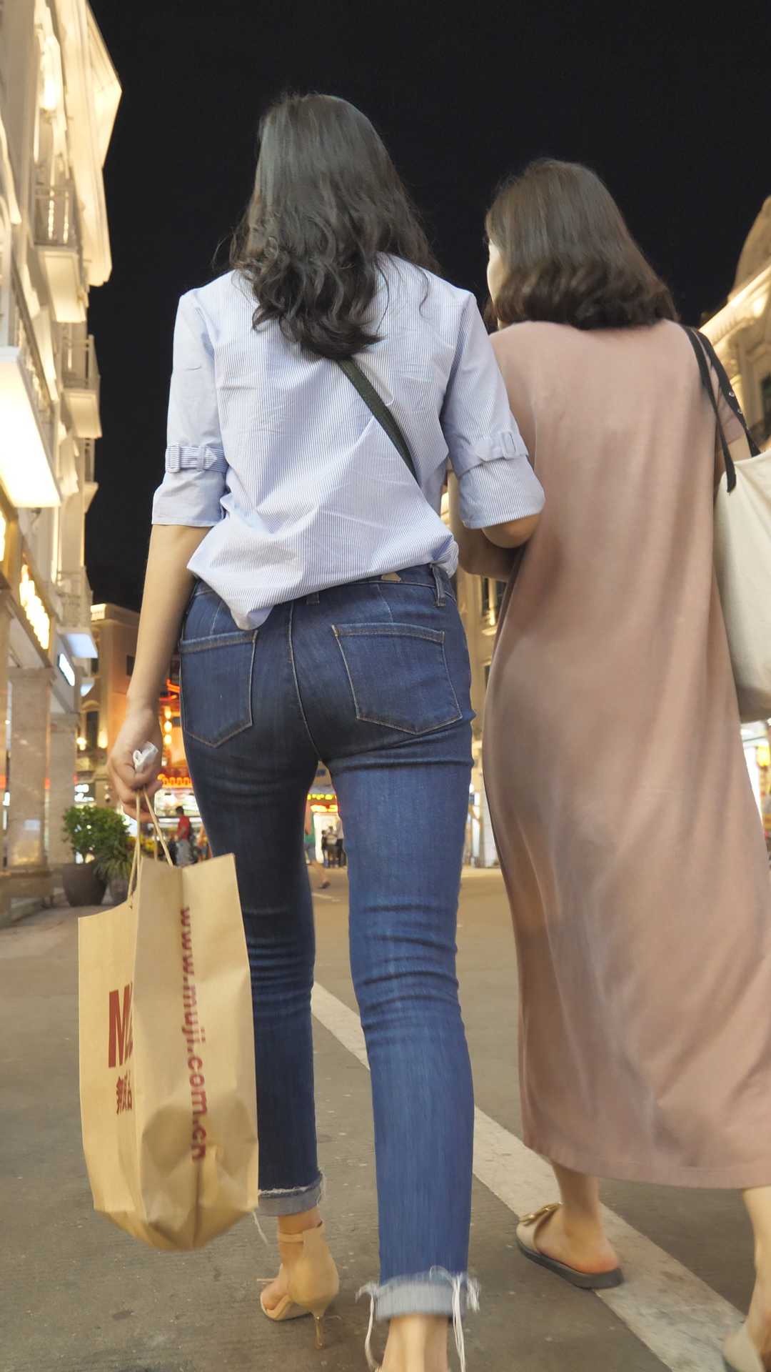 紧身蓝牛宽臀深沟战斗力强