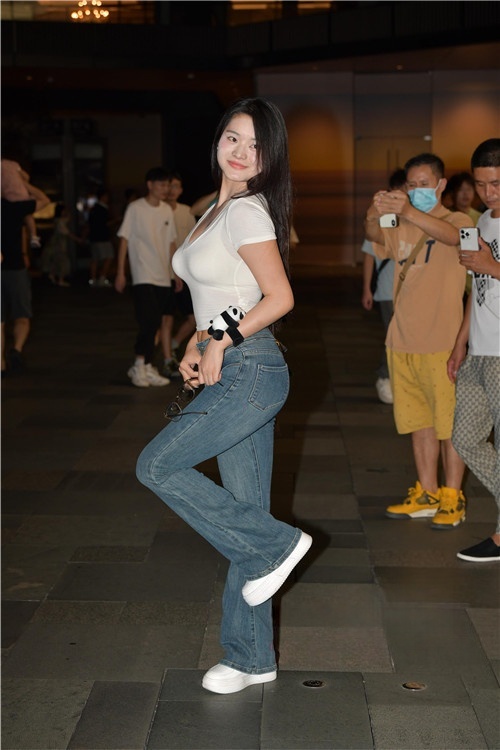 搭讪牛仔裤小姐姐(149P)[3.46G/JPG]