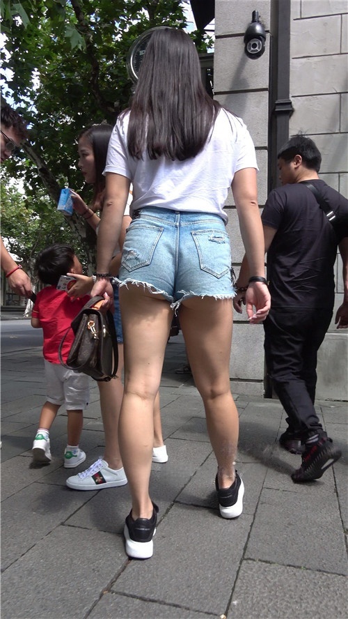 热裤月牙MM[2.09G/MP4]