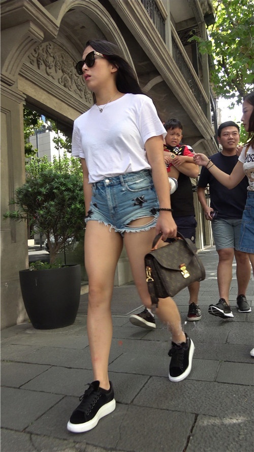 热裤月牙MM[2.09G/MP4]