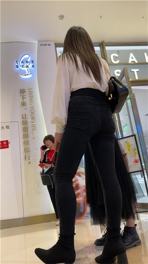 高腰黑牛仔裤美女[3.91G/MP4]