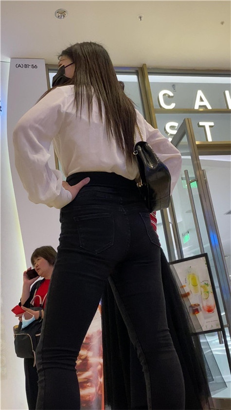 高腰黑牛仔裤美女[3.91G/MP4]