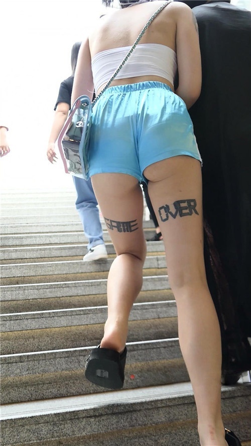 蓝色小热裤[388M/MP4]