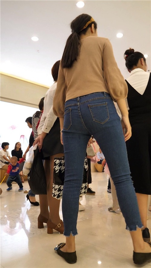 牛仔裤小妹[246M/MP4]