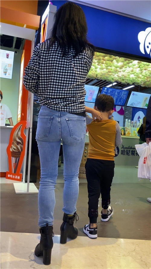 紧身牛仔裤[2.97G/MP4]