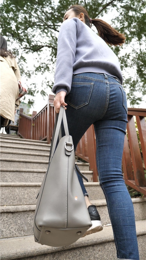 牛仔裤紧身裤[3.21G/MP4]