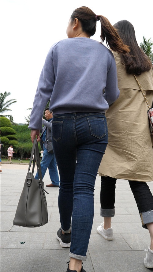 牛仔裤紧身裤[3.21G/MP4]